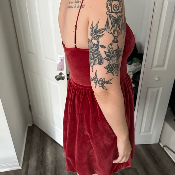 Abercrombie velvet by bubble hem mini dress NWT - Picture 5 of 6